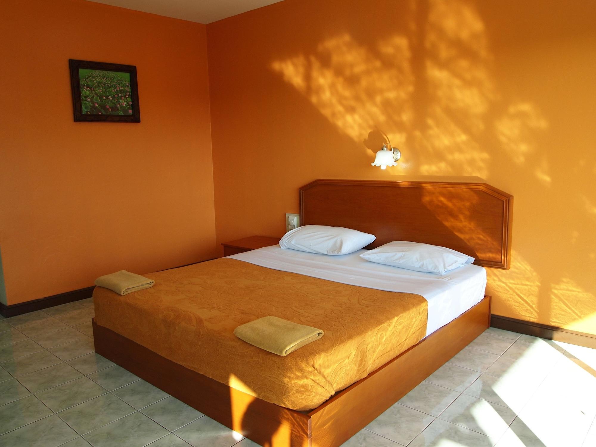 Karon Village Hotel Exterior foto