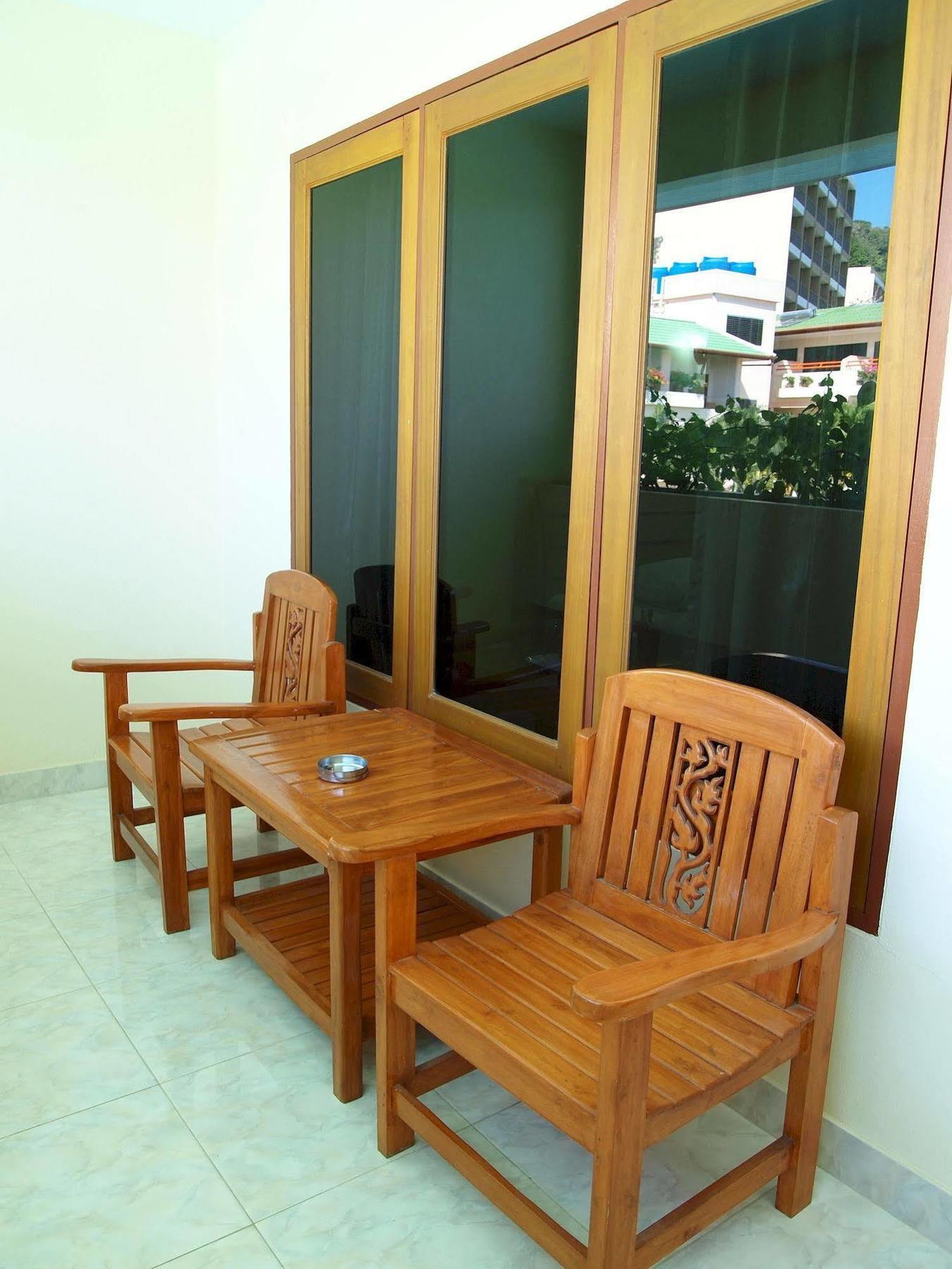 Karon Village Hotel Exterior foto