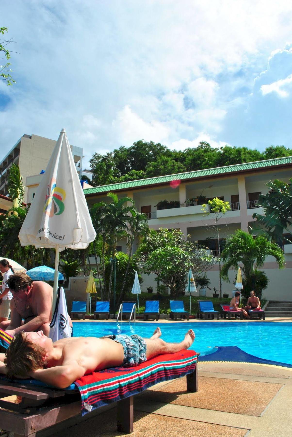 Karon Village Hotel Exterior foto