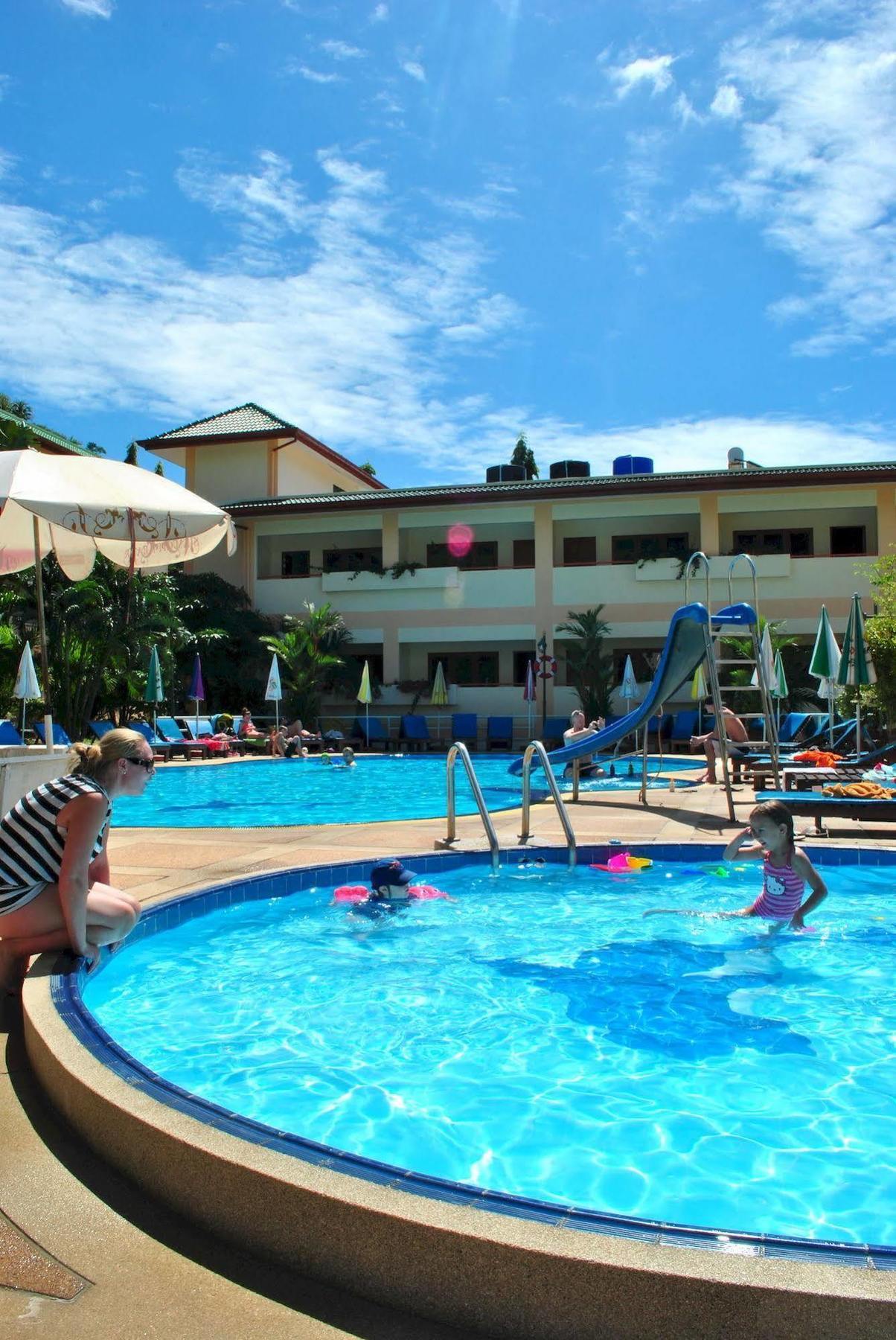 Karon Village Hotel Exterior foto