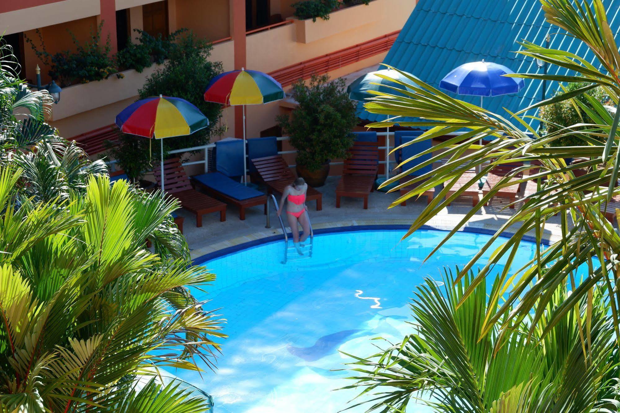 Karon Village Hotel Exterior foto