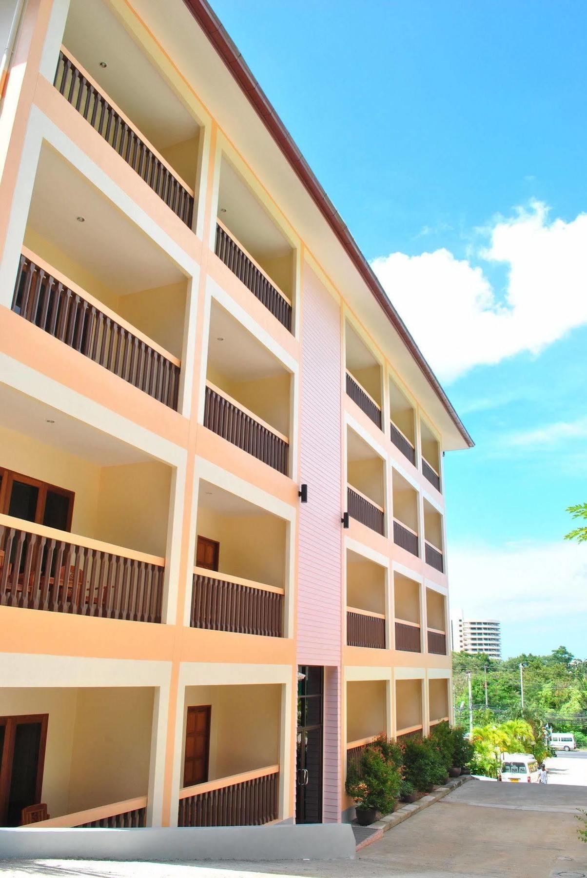 Karon Village Hotel Exterior foto